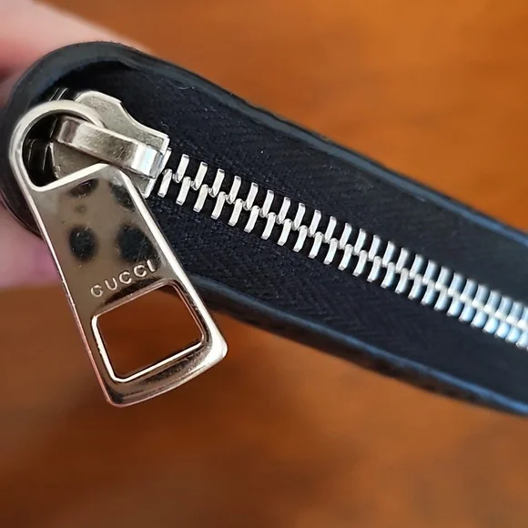 Authentic Gucci Logo Black Continental Wallet - Picture 5 of 11